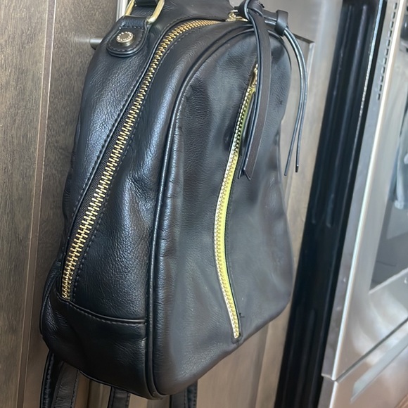 💚🖤Steve Madden backpack 🎒 - Picture 5 of 16